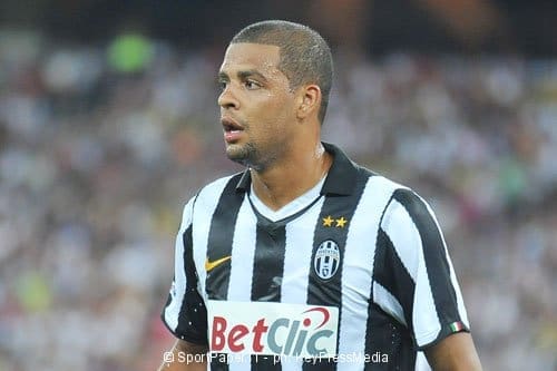 http://www.sportpaper.it/wp-content/gallery/juventus-2010/melo1.jpg