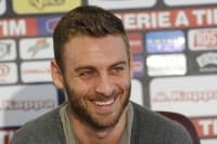 Baldini annuncia: “De Rossi ha rinnovato per 5 anni”. Attesa per i dettagli e l’entità della clausola