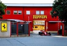 Leclerc Ferrari a Maranello