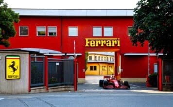 Leclerc Ferrari a Maranello