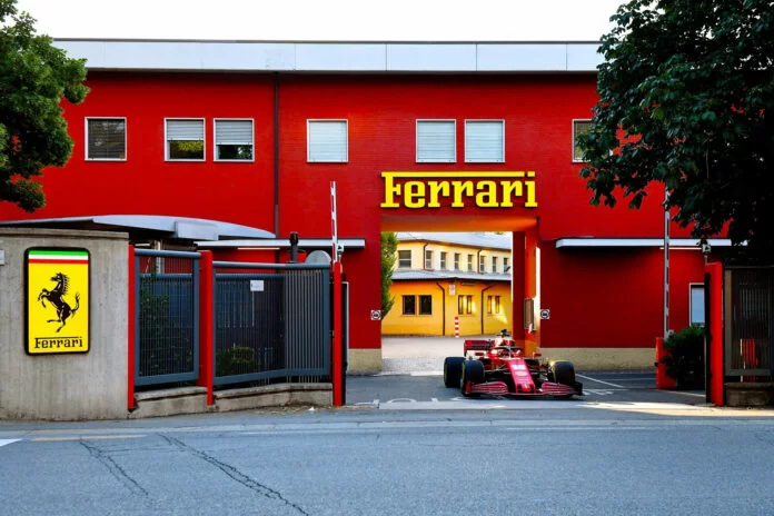 Leclerc Ferrari a Maranello