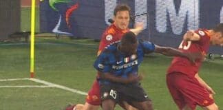 Totti fallo Balotelli