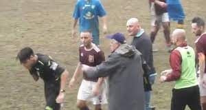 Arbitro aggredito