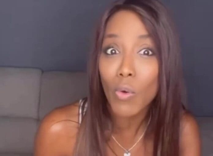 Ainett Stephens video tratto da instagram