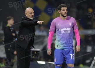 Theo Hernandez su Milan-Napoli: “Noi non in corsa per lo scudetto, ma vittoria importante. A Leao manca solo il gol” stefano pioli e theo hernandez ph: fornelli/keypress
