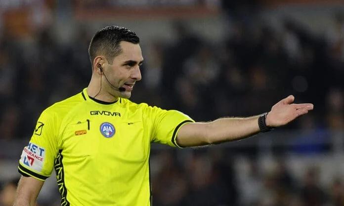 l’arbitro andrea colombo ( foto di salvatore fornelli )