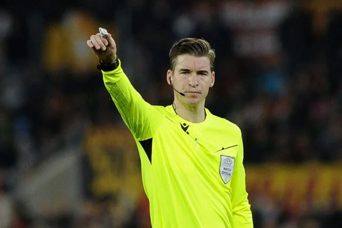 l’arbitro internazioanle françois letexier ( foto di salvatore fornelli )