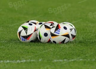 il pallone di euro 2024 ( foto di salvatore fornelli )