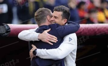 thiago motta abbraccia daniele de rossi ( foto di salvatore fornelli )