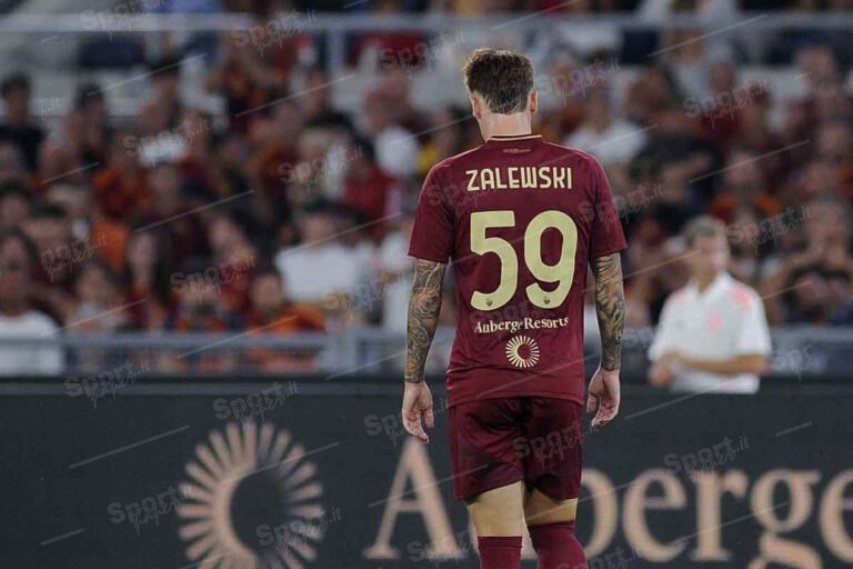 Zalewski: “Sono romanista e voglio giocare nella Roma. Ringrazierò per sempre Mourinho” Zalewski: “Sono romanista e voglio giocare nella Roma. Ringrazierò per sempre Mourinho”