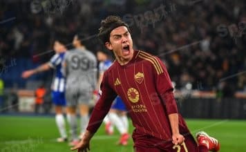 Dybala esulta dopo il gol